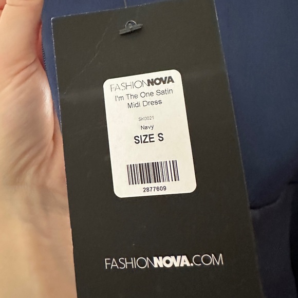 Fashion Nova - I’m the one satin midi dress - Picture 3 of 6